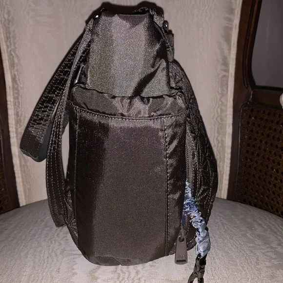 Lug Scuttle RFID Tote - Picture 5 of 12